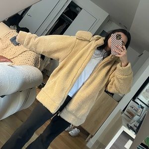 Alo Yoga Sherpa Jacket